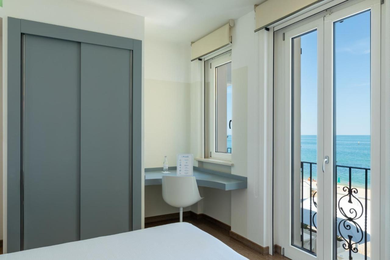Deluxe Double Room Sea View without Balcony